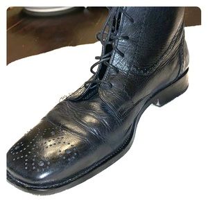 Men’s black boots